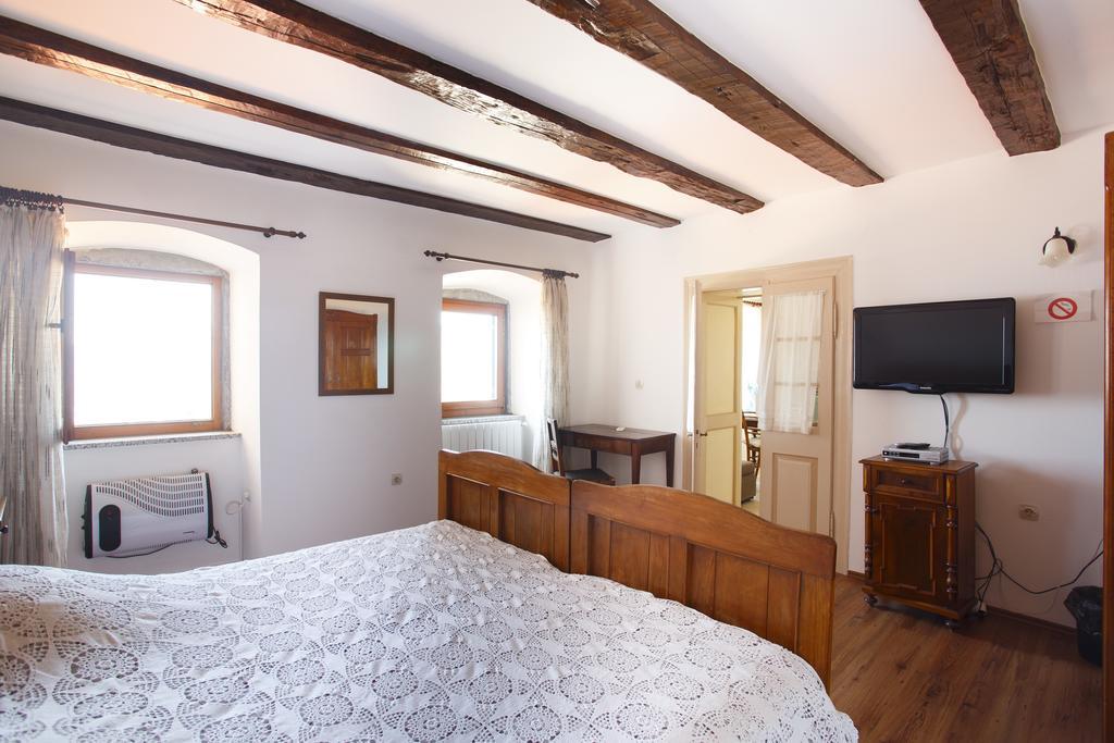 Apartments Villa Kastav In Old Town Center With Sea View And Parking Номер фото