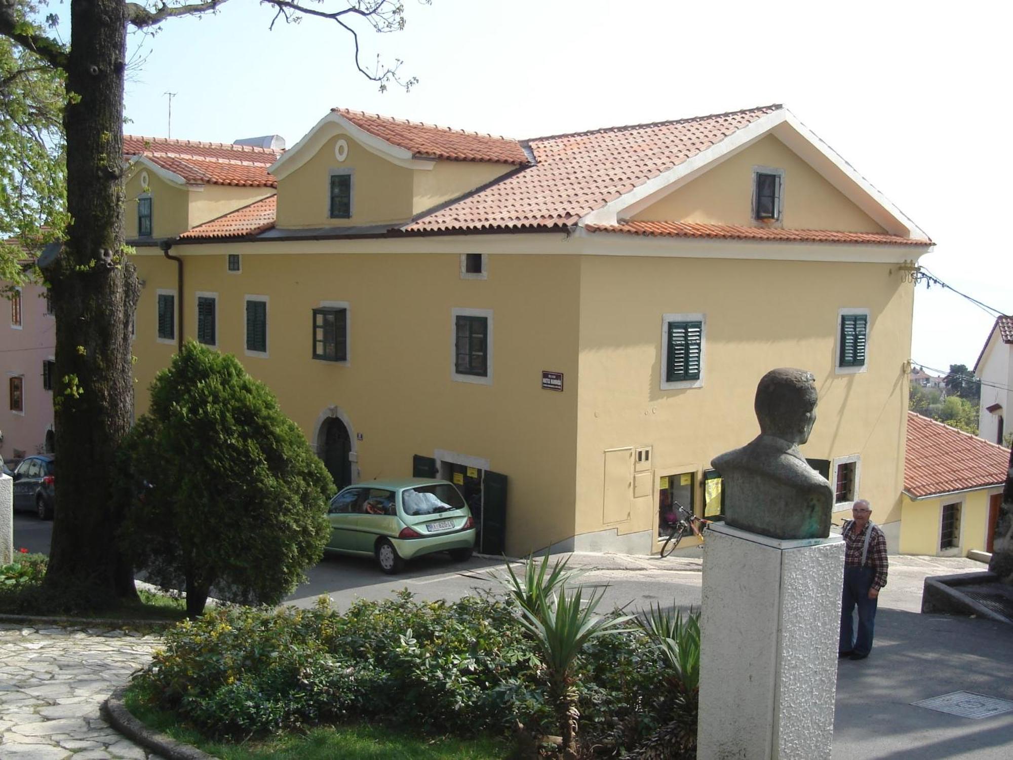 Apartments Villa Kastav In Old Town Center With Sea View And Parking Экстерьер фото