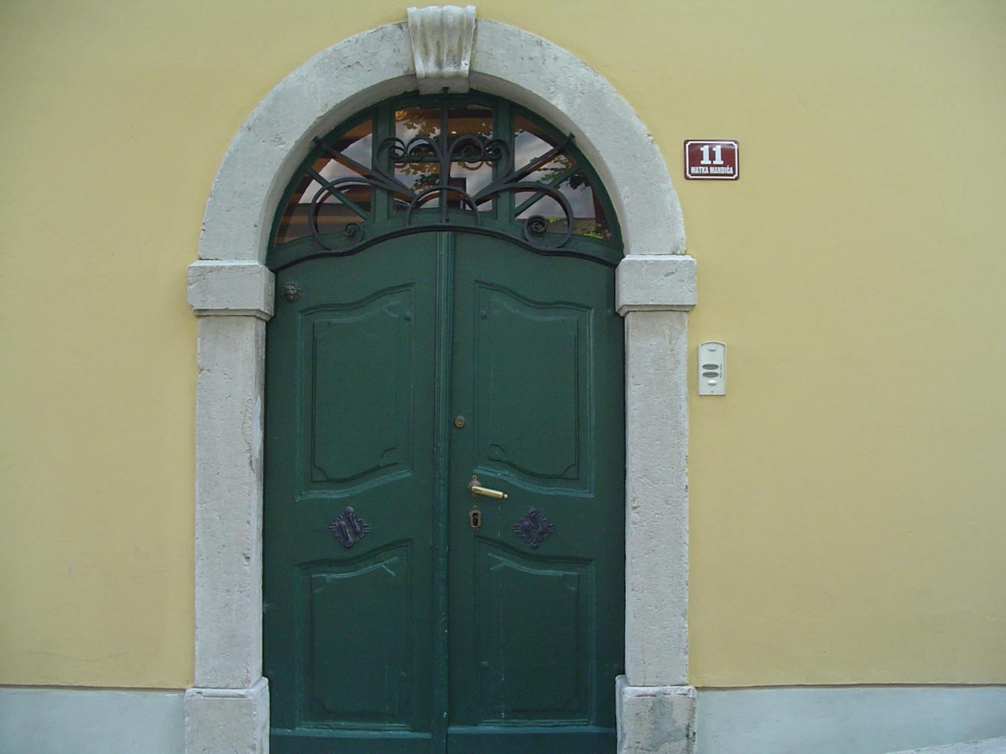 Apartments Villa Kastav In Old Town Center With Sea View And Parking Экстерьер фото