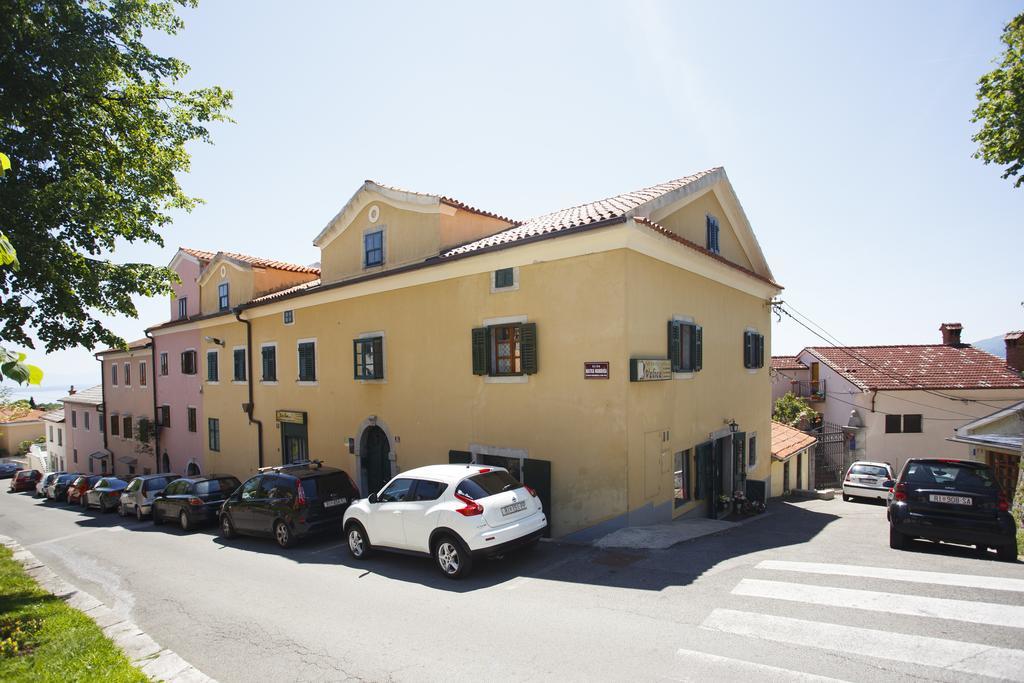 Apartments Villa Kastav In Old Town Center With Sea View And Parking Номер фото