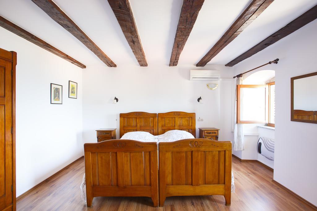 Apartments Villa Kastav In Old Town Center With Sea View And Parking Номер фото