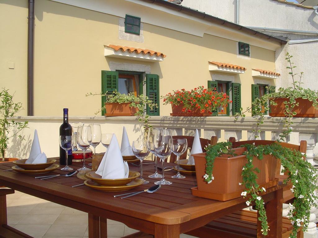 Apartments Villa Kastav In Old Town Center With Sea View And Parking Номер фото